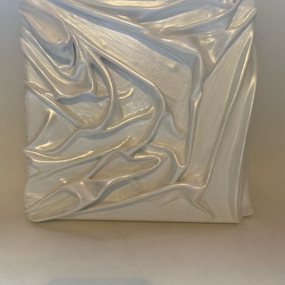 8x8 inch plaster wall sculpture with a white shimmer finish. - Picture 6 of 6